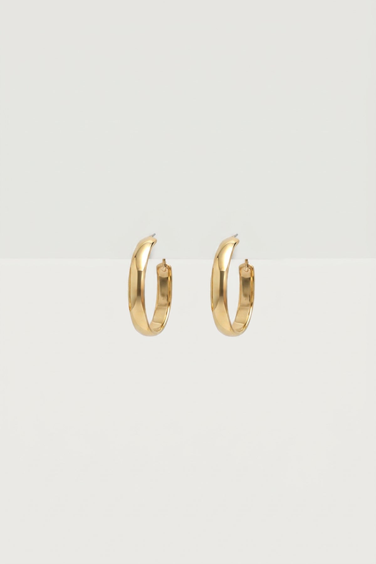 Willa Huggy Hoop Earrings